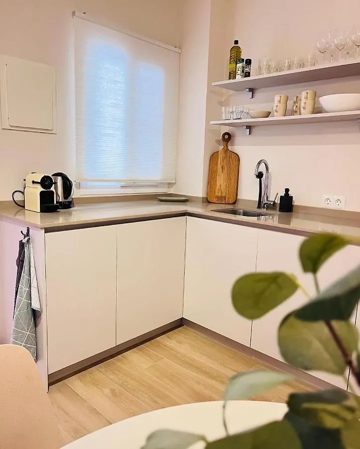 Brandnew Beachfront Appartment Малага Апартаменты